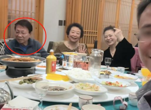 ：袁世凯87岁孙子太冻龄曹锟孙女罕见亮相PG电子麻将胡了试玩军阀后人聚会照片曝光(图7)